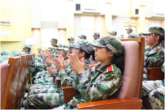 说明: D:\1、学办办公资料(2019年9月1日开始)\管理公司2015年至2019年员工工作资料\2018年管理员工工作\2018年迎新工作\2018年入学教育新闻稿\QQ图片20180926164029.png